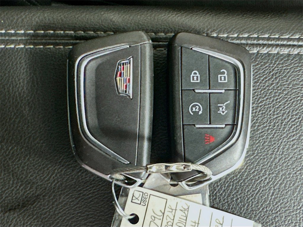 Used 2024 Cadillac XT4 Premium Luxury image 34