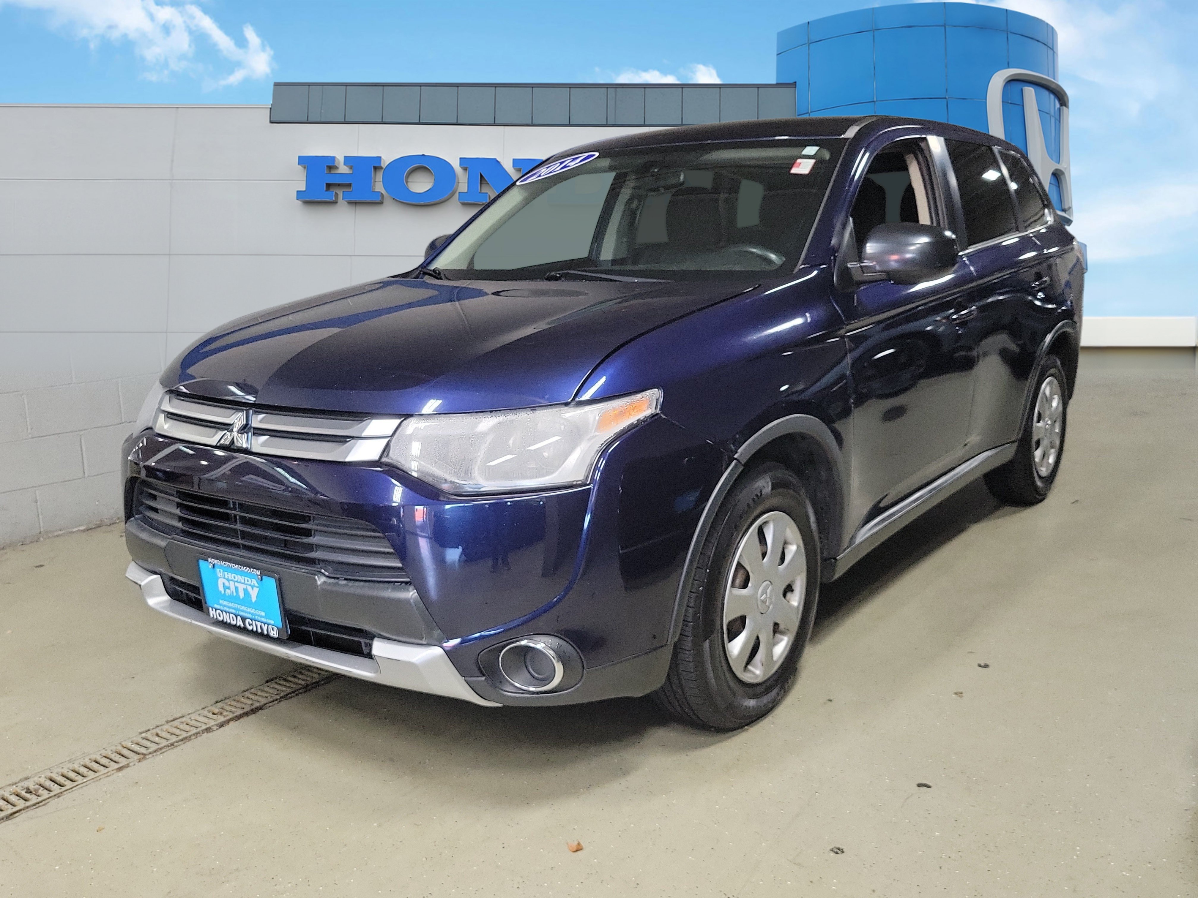 Used 2015 Mitsubishi Outlander ES FWD image 2