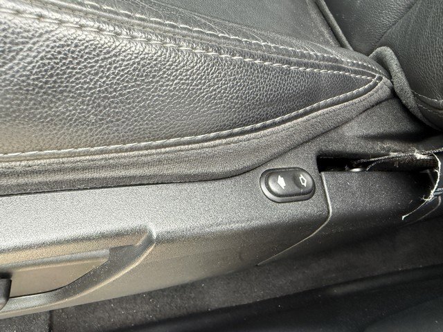 Used 2015 Land Rover LR2 image 20