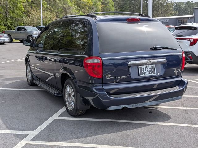 Used 2005 Chrysler Town & Country Touring image 5