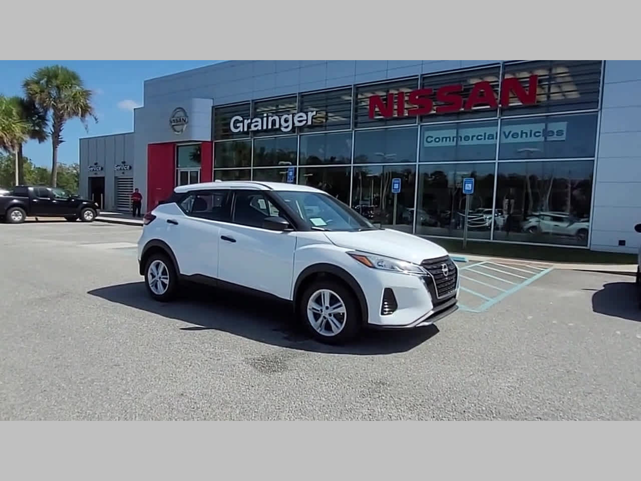 New 2025 Nissan Kicks Play S image 37