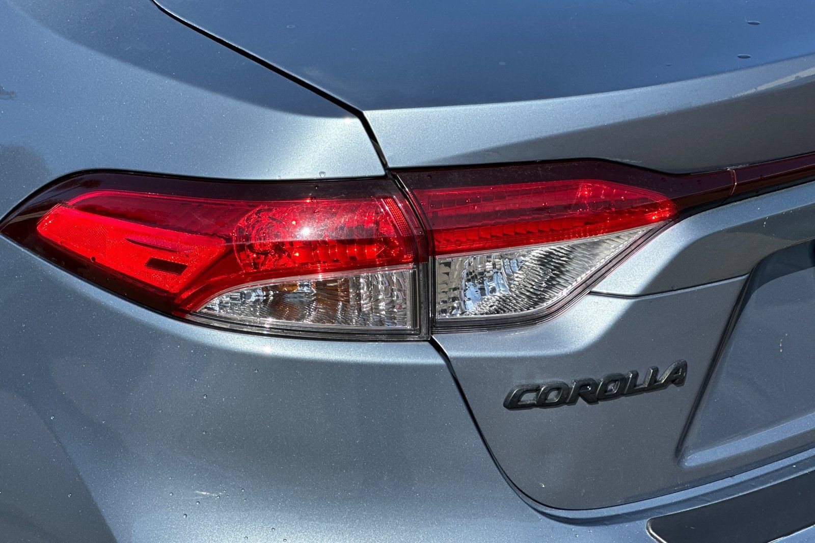Used 2021 Toyota Corolla LE w/ Carpet Mat Package (TMS) FWD image 25