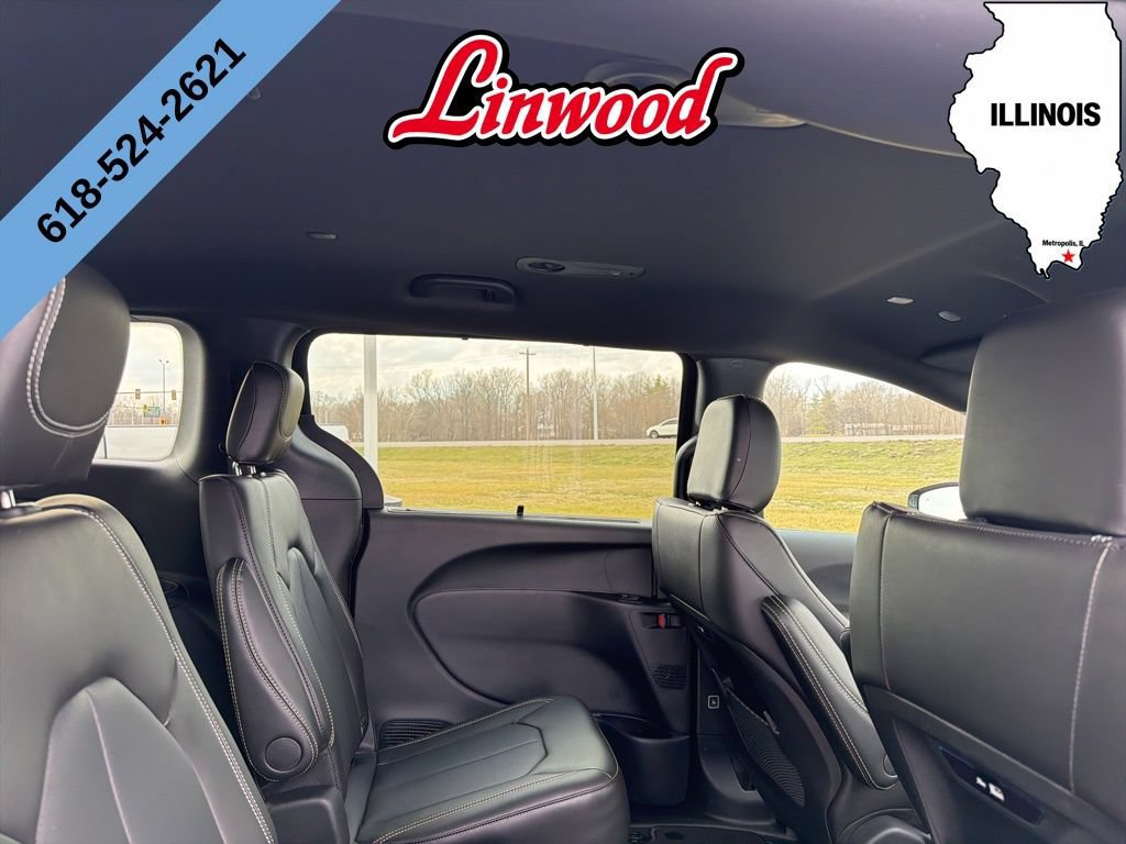 New 2026 Chrysler Pacifica Select FWD image 11