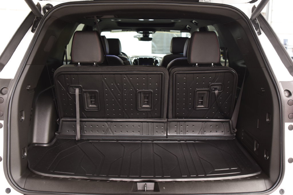 Used 2023 Chevrolet Traverse RS w/ LPO, Floor Liner Package AWD/4WD image 26