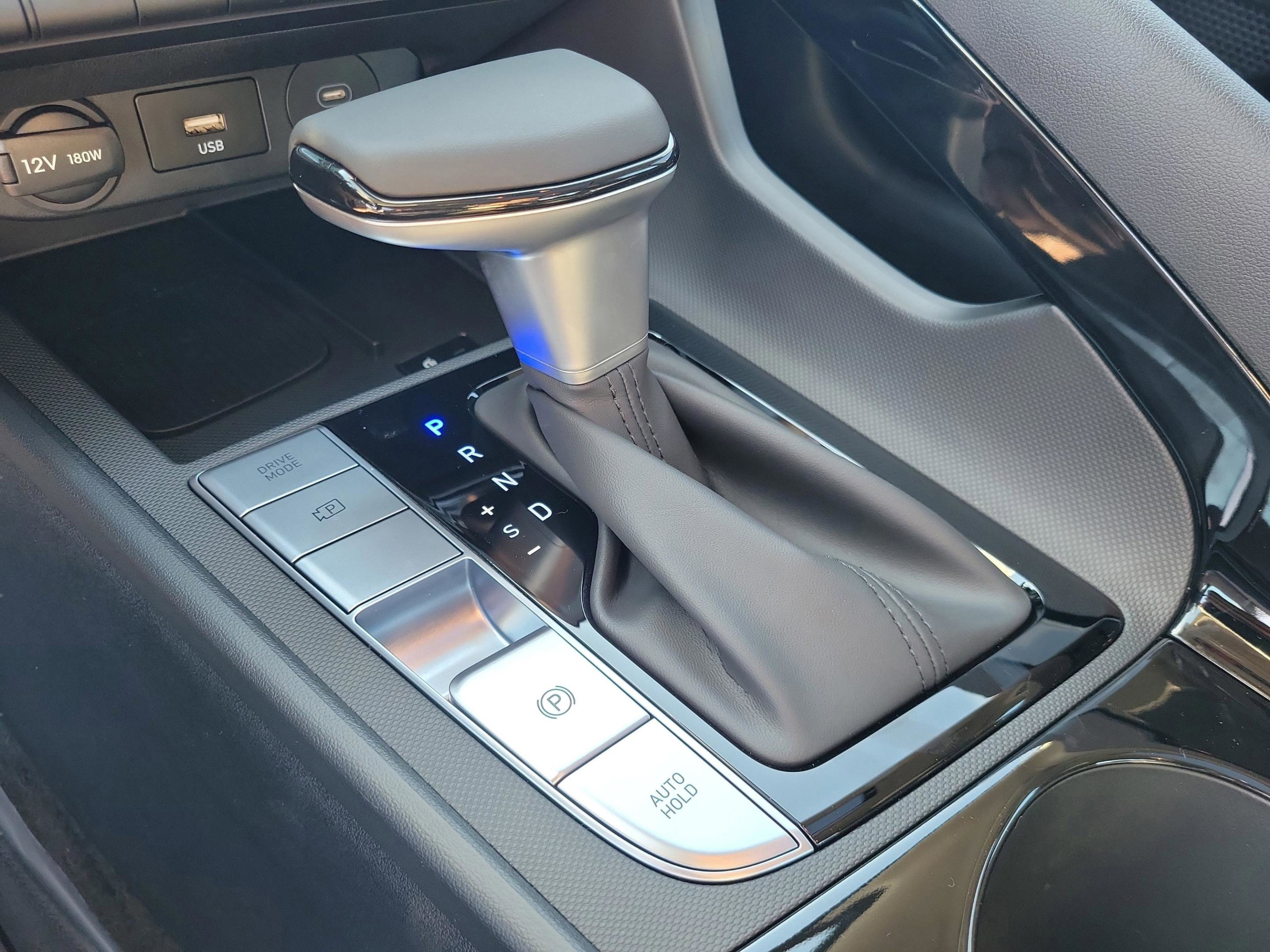 New 2026 Hyundai Elantra Limited image 23