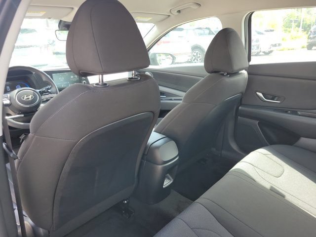 Certified 2026 Hyundai Elantra SE w/ Cargo Package FWD image 8