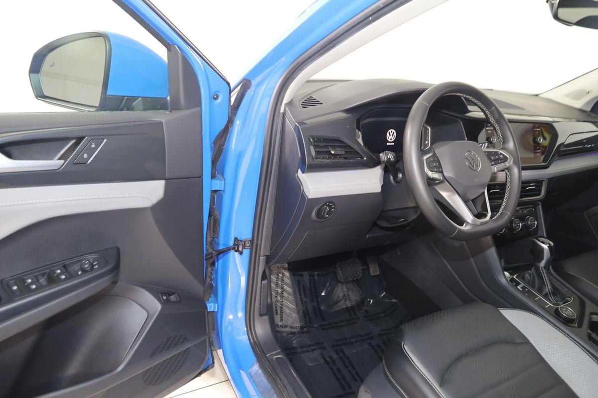 Used 2022 Volkswagen Taos SEL w/ Panoramic Sunroof Package AWD/4WD image 44