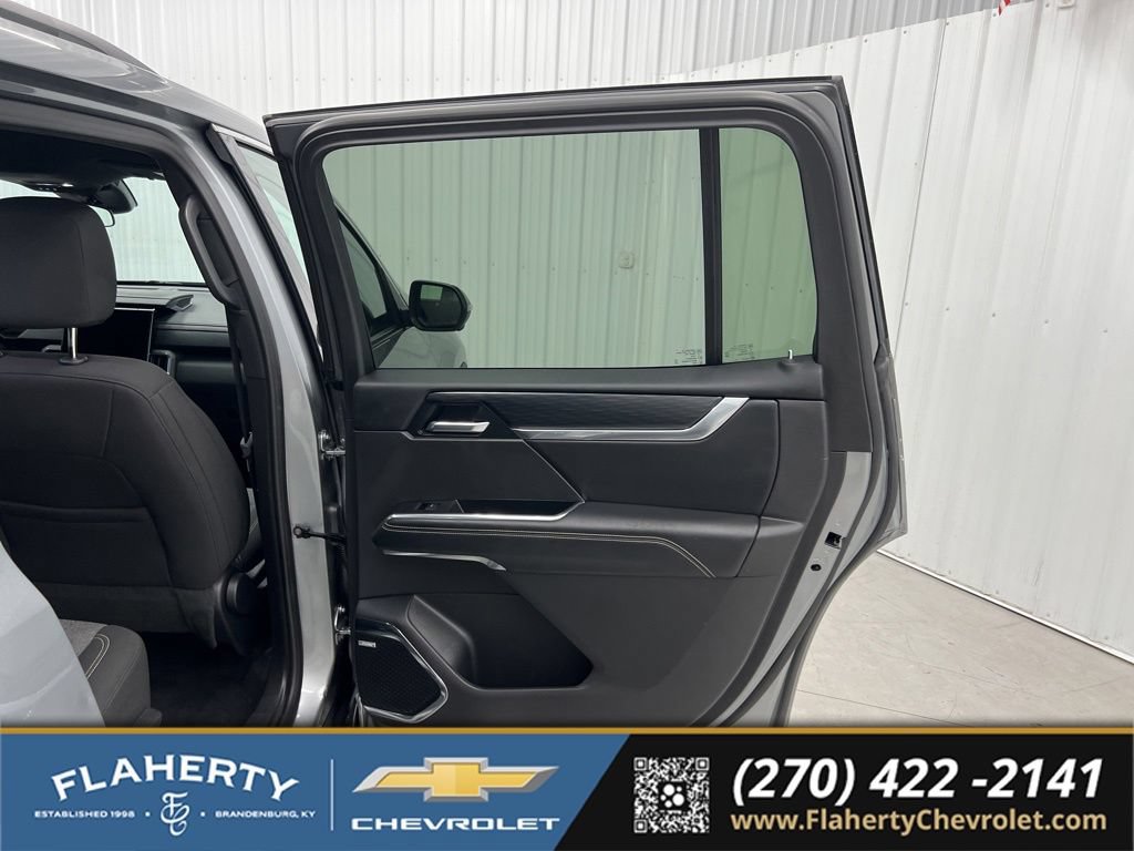 Used 2025 GMC Acadia Elevation AWD/4WD image 11