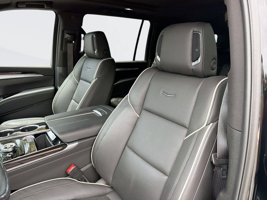 Certified 2026 Cadillac Escalade ESV Luxury AWD/4WD image 25