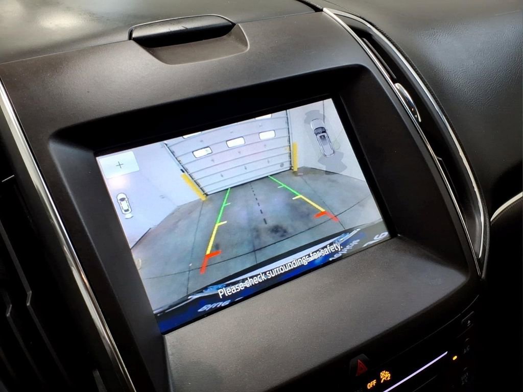 Certified 2019 Ford Edge Titanium w/ Equipment Group 301A AWD/4WD image 9