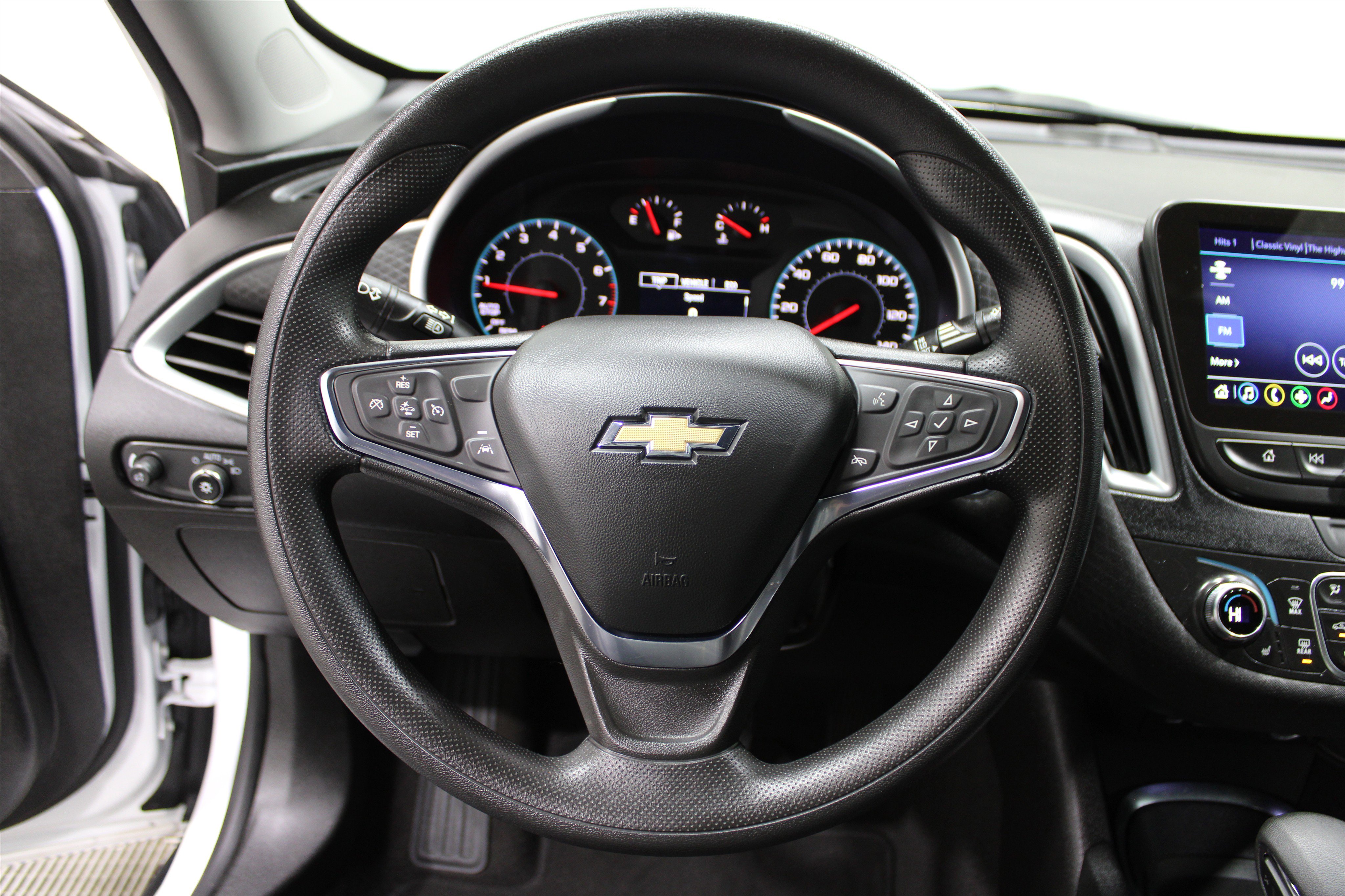 Used 2024 Chevrolet Malibu LT image 9