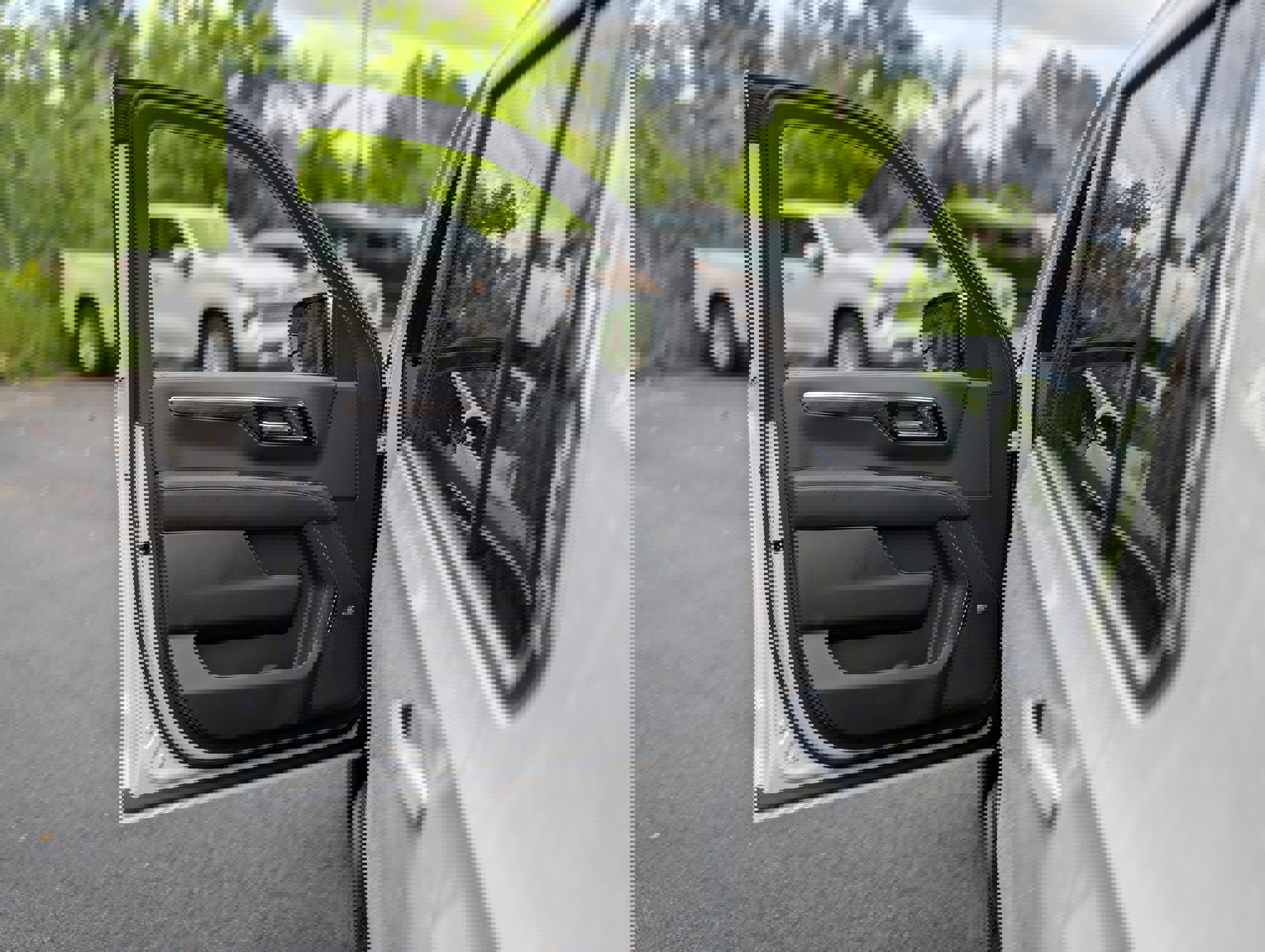 New 2025 Chevrolet Suburban Premier image 23