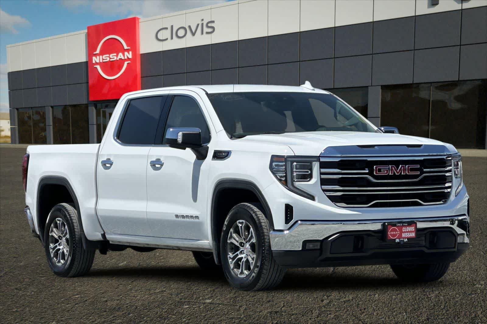 Used 2025 GMC Sierra 1500 SLT RWD image 10