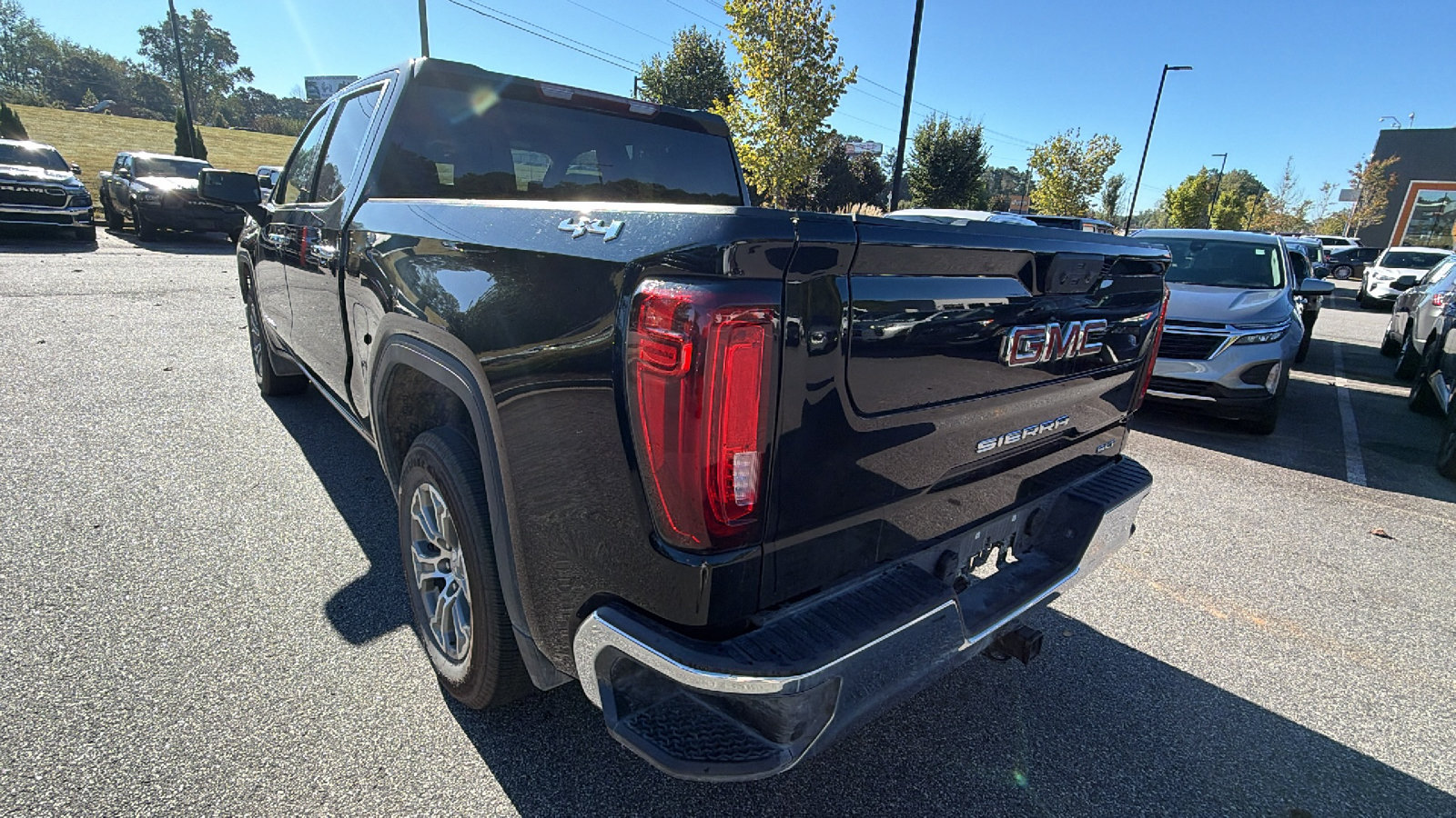 Used 2025 GMC Sierra 1500 SLT AWD/4WD image 10
