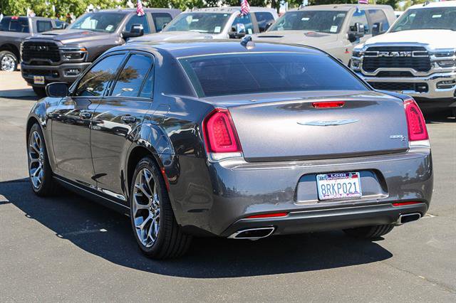 Used 2018 Chrysler 300 S image 2