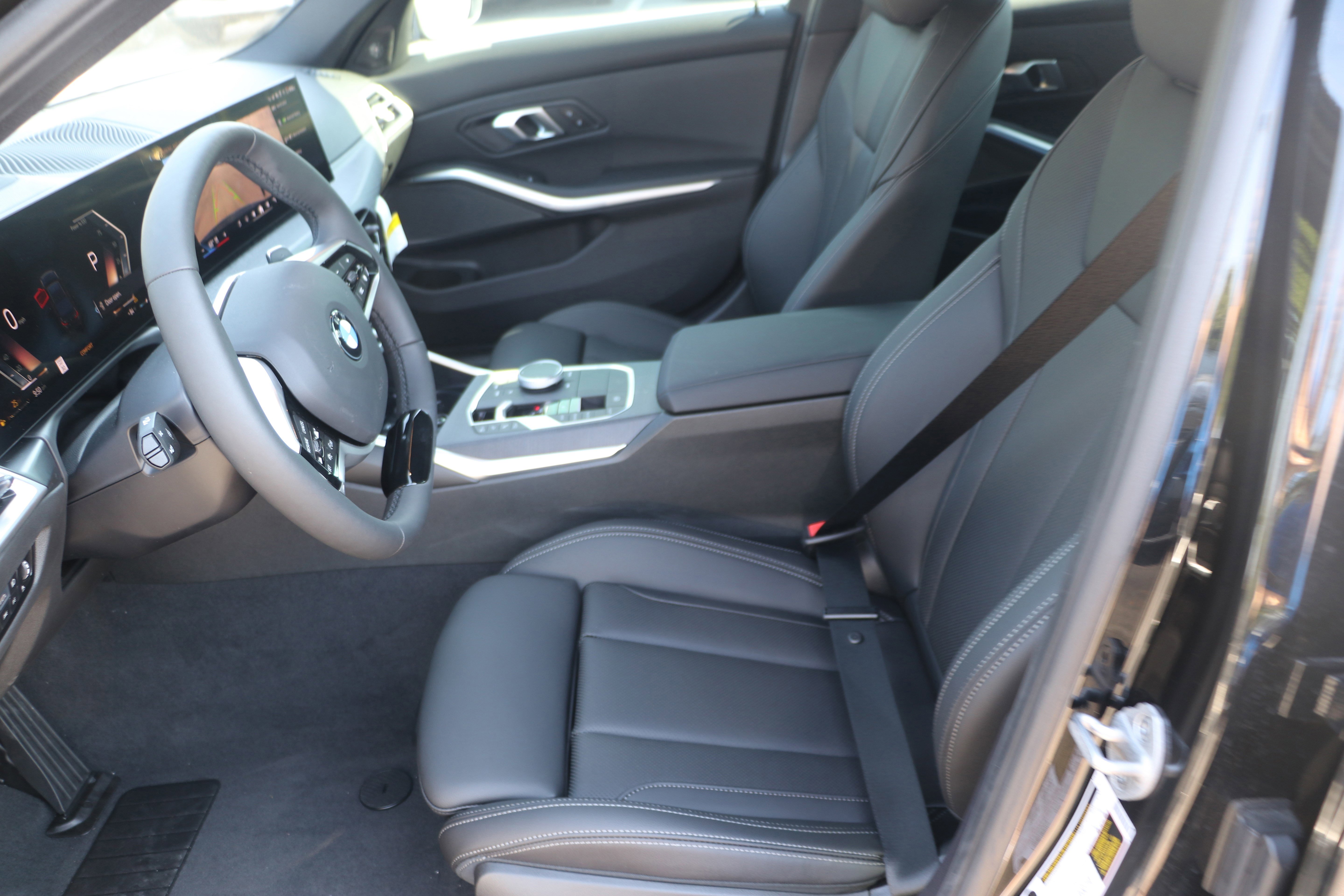 Certified 2025 BMW 330i Sedan w/ Premium Package RWD image 15