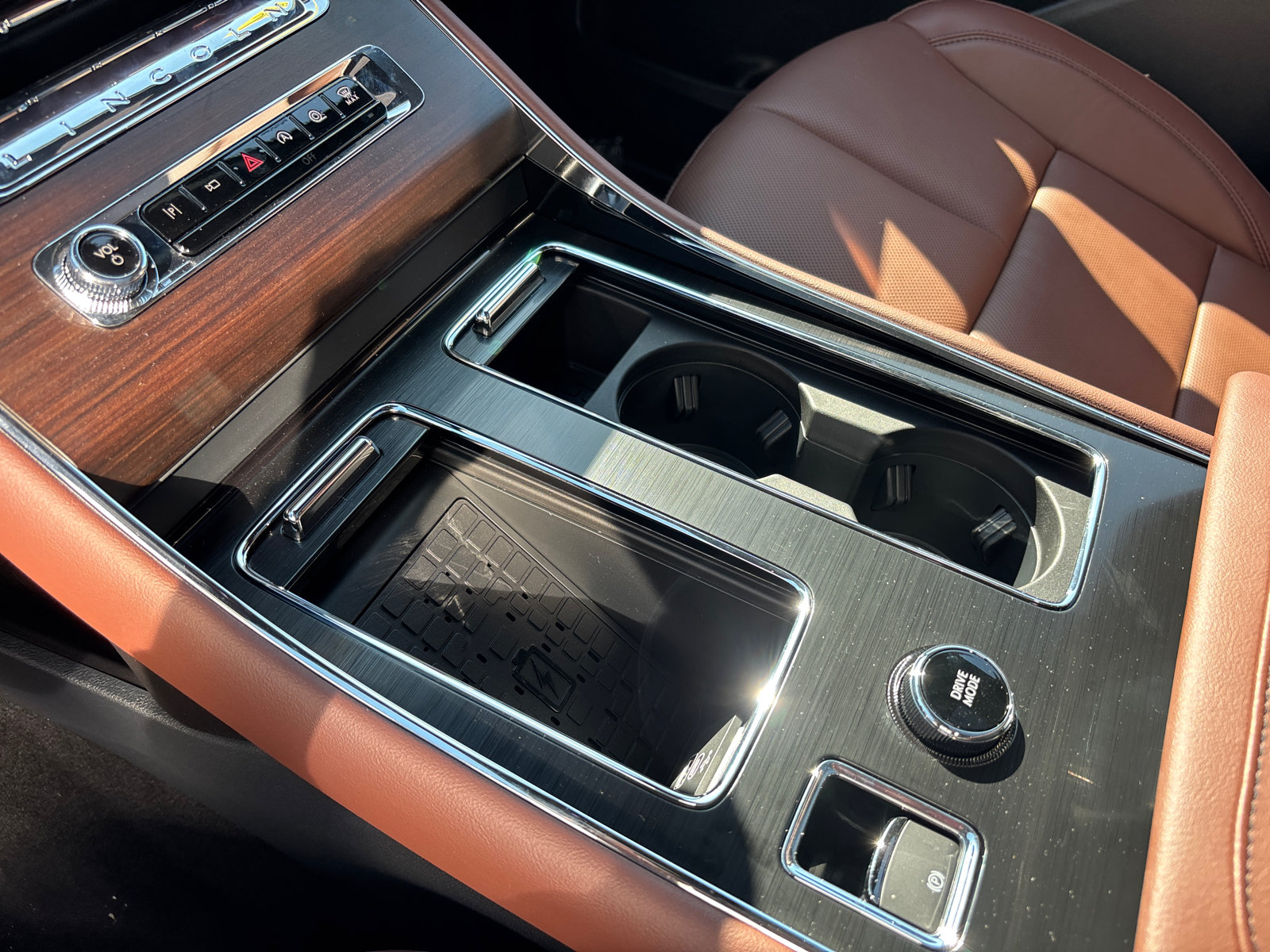 New 2027 Lincoln Aviator Reserve w/ Jet Appearance Package AWD/4WD image 22