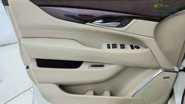 Used 2015 Cadillac Escalade Luxury RWD image 38