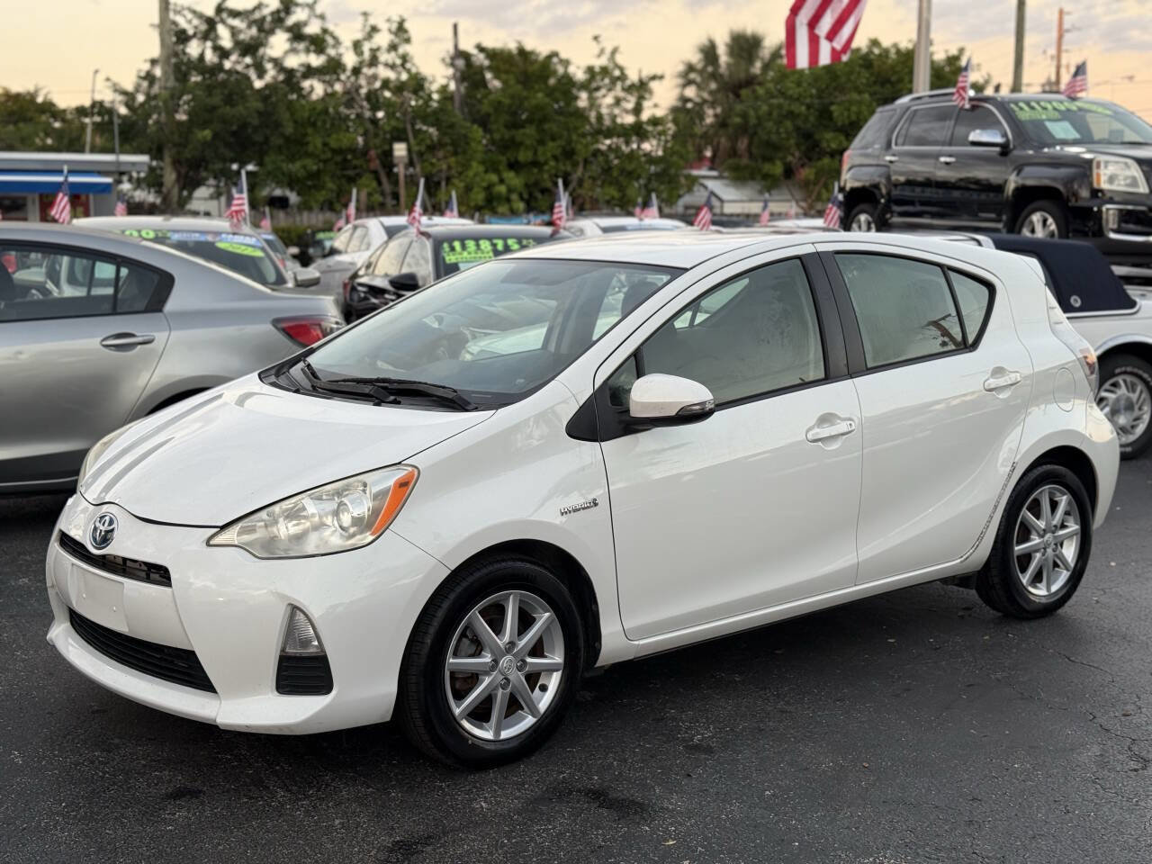 Used 2012 Toyota Prius C Three image 3