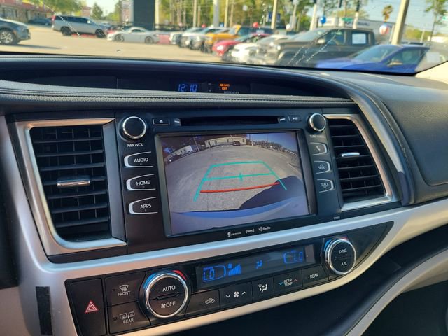 Used 2019 Toyota Highlander Plus AWD/4WD image 23