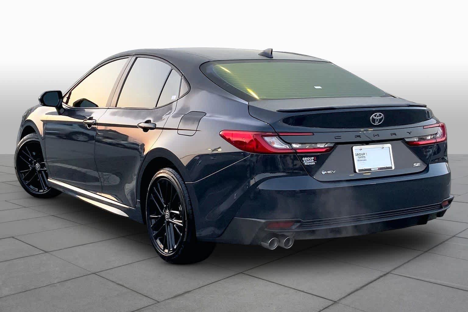 Used 2026 Toyota Camry SE FWD image 12