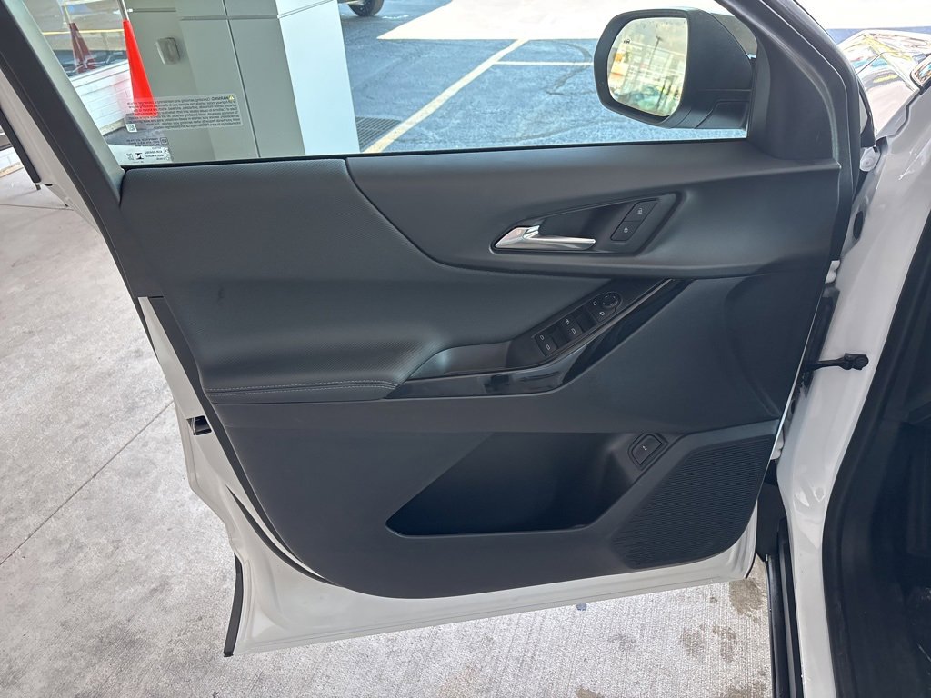 New 2026 Chevrolet Equinox LT w/ Convenience Package II image 6
