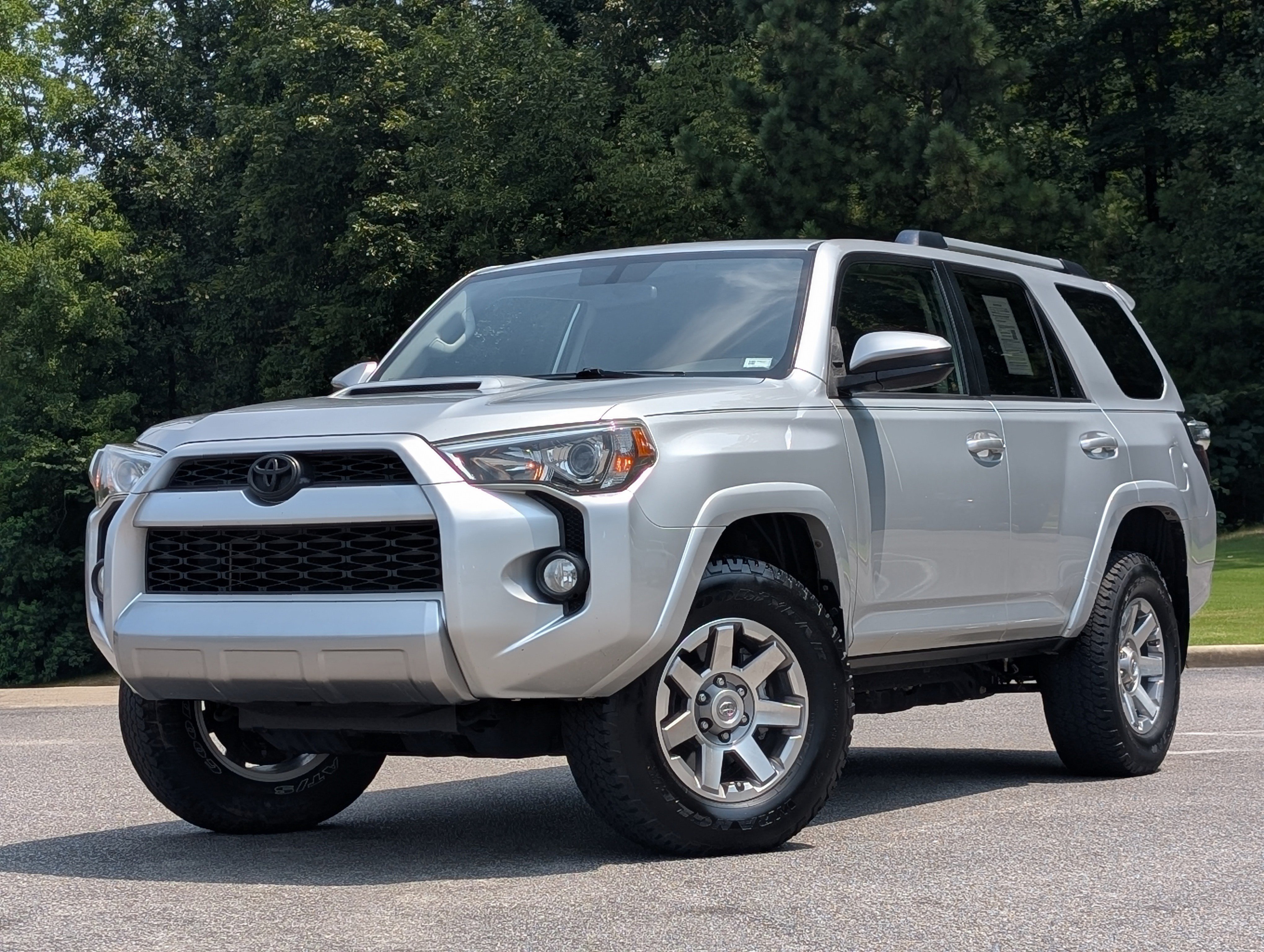 Used 2016 Toyota 4Runner Trail AWD/4WD image 4