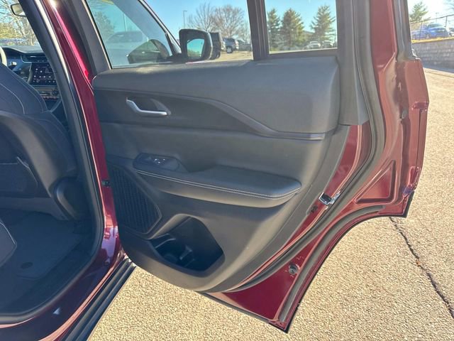 Used 2024 Jeep Grand Cherokee Laredo w/ Trailer Tow Package image 21