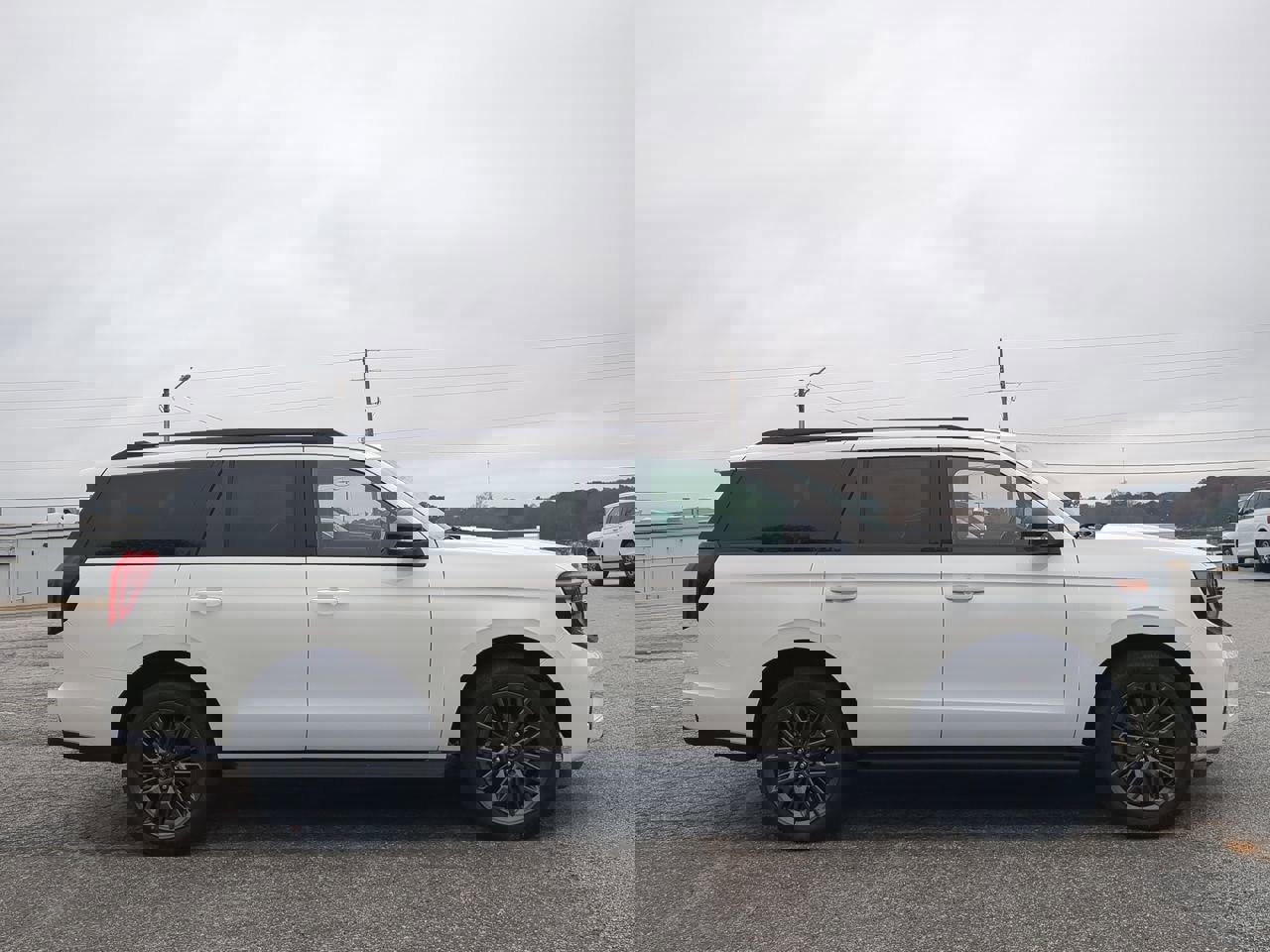 New 2026 Ford Expedition Platinum w/ Stealth Appearance Package image 2