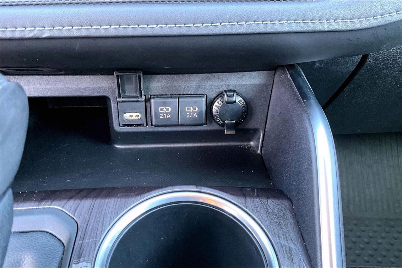 Used 2021 Toyota Highlander Platinum image 17
