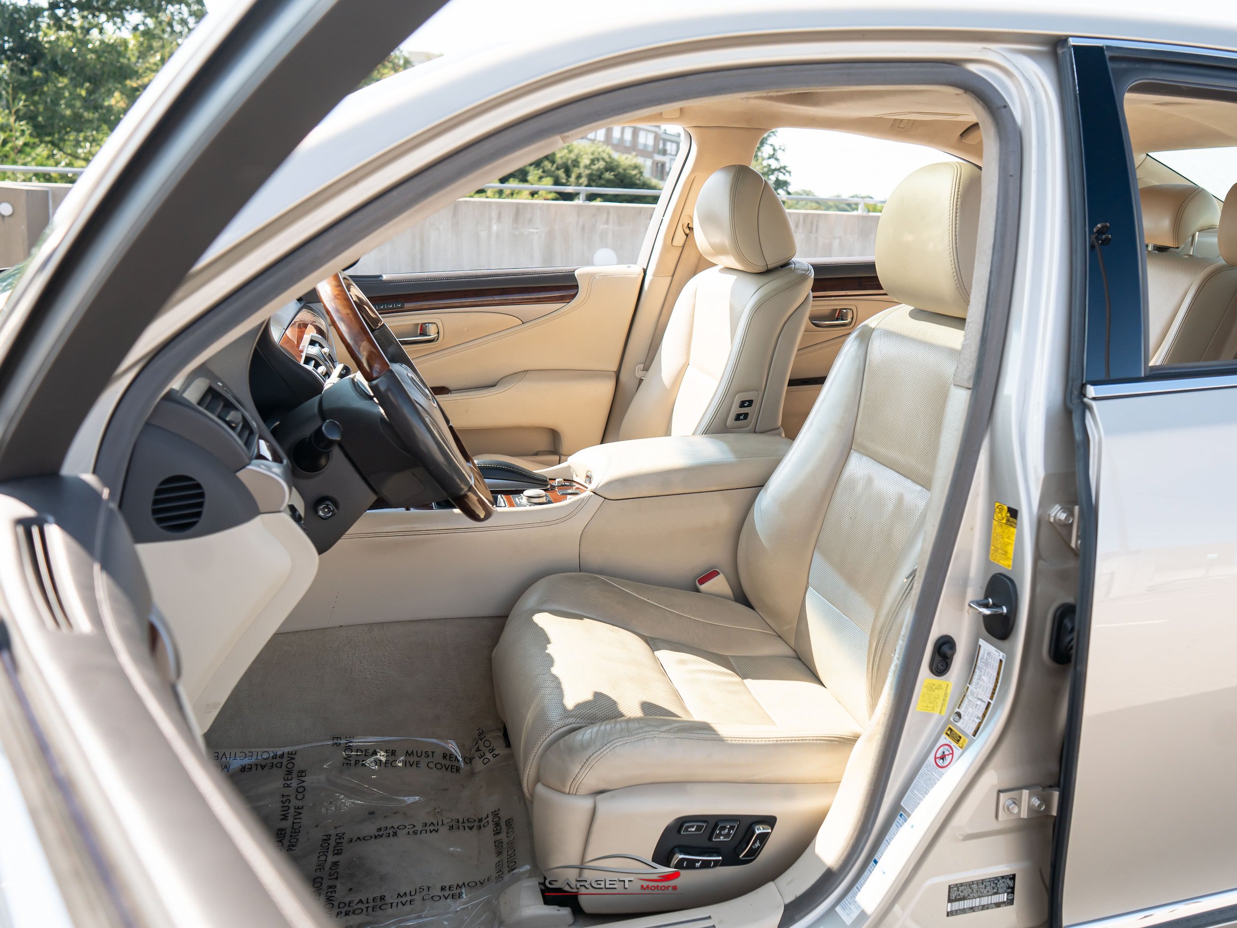 Used 2015 Lexus LS 460 AWD w/ Comfort Package image 15