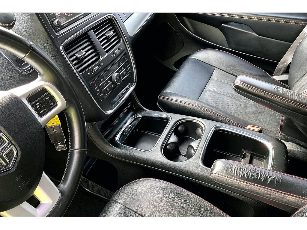 Used 2018 Dodge Grand Caravan GT FWD image 17