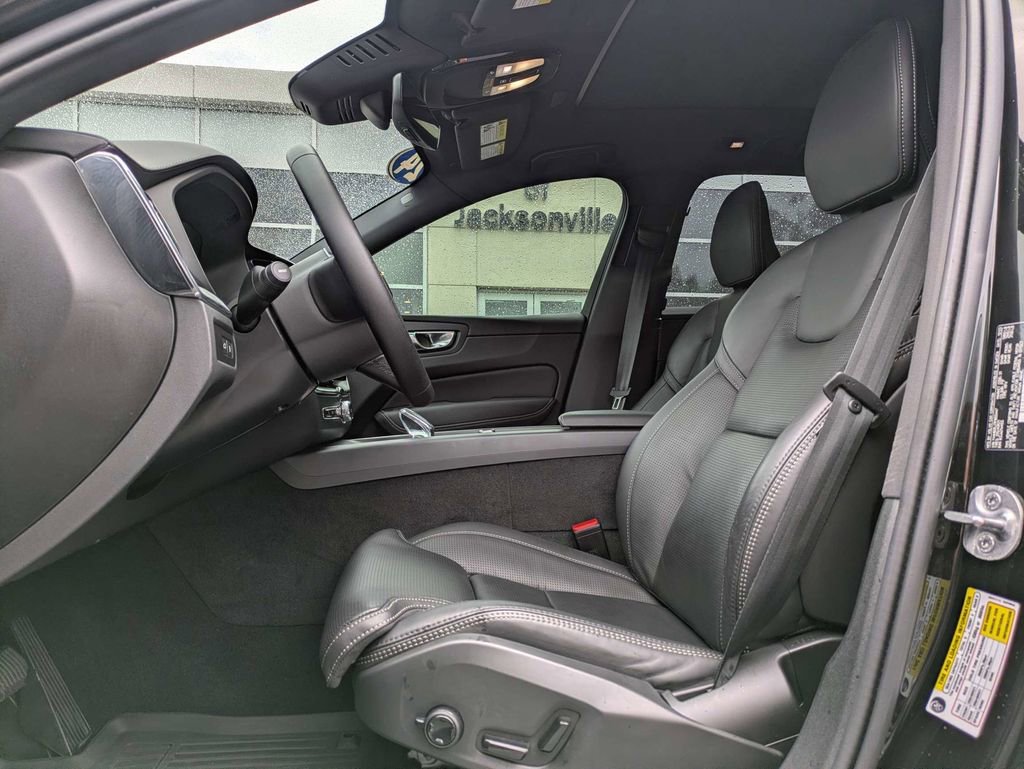 Used 2024 Volvo XC60 T8 Ultimate w/ Protection Package Premier image 2