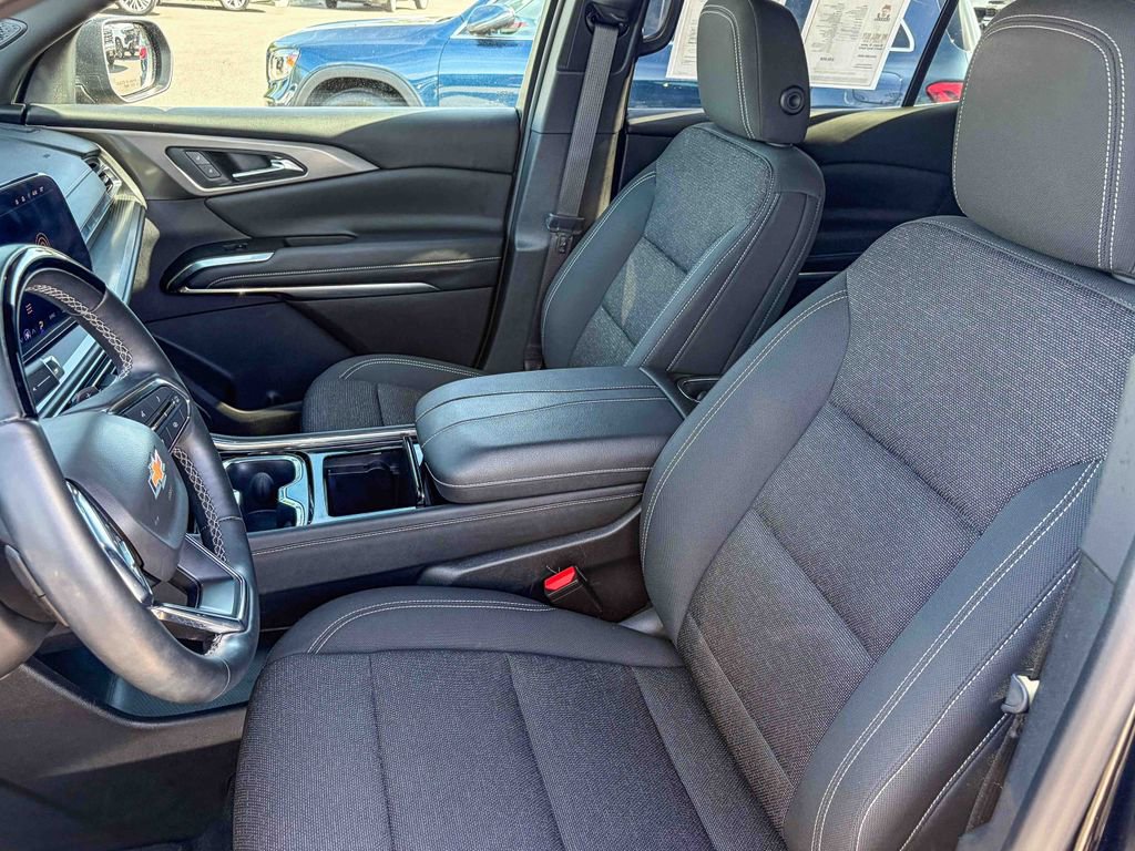 Used 2024 Chevrolet Traverse LT w/ Enhanced Driving Package image 39