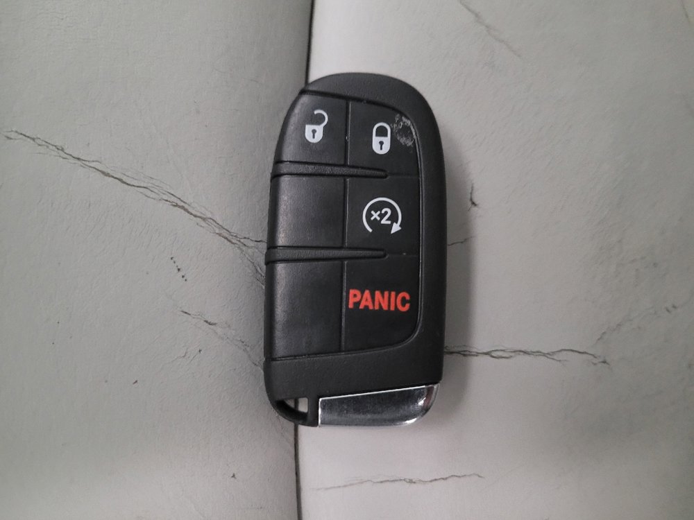 Used 2015 Jeep Renegade Limited image 32