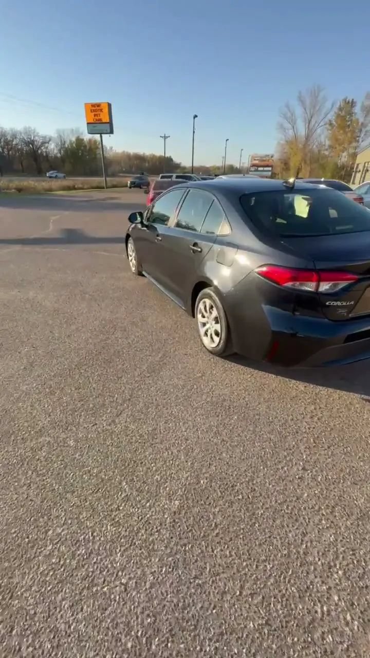 Used 2020 Toyota Corolla LE FWD image 43
