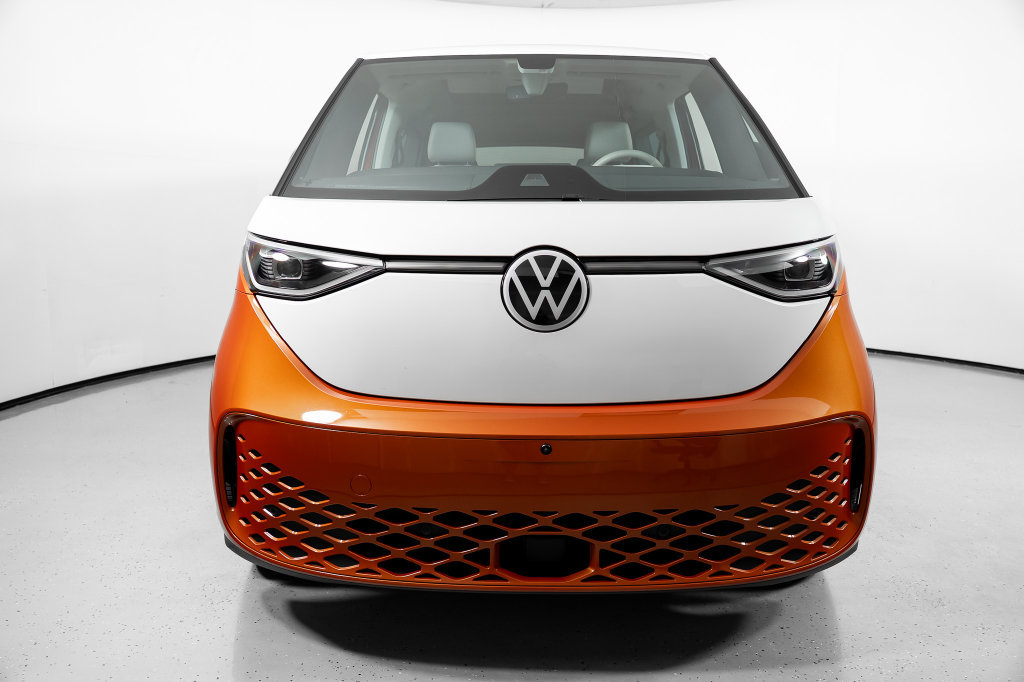 Used 2025 Volkswagen ID. Buzz 1st Edition AWD/4WD image 15