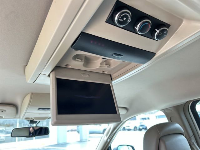 Used 2012 Chrysler Town & Country Limited image 27