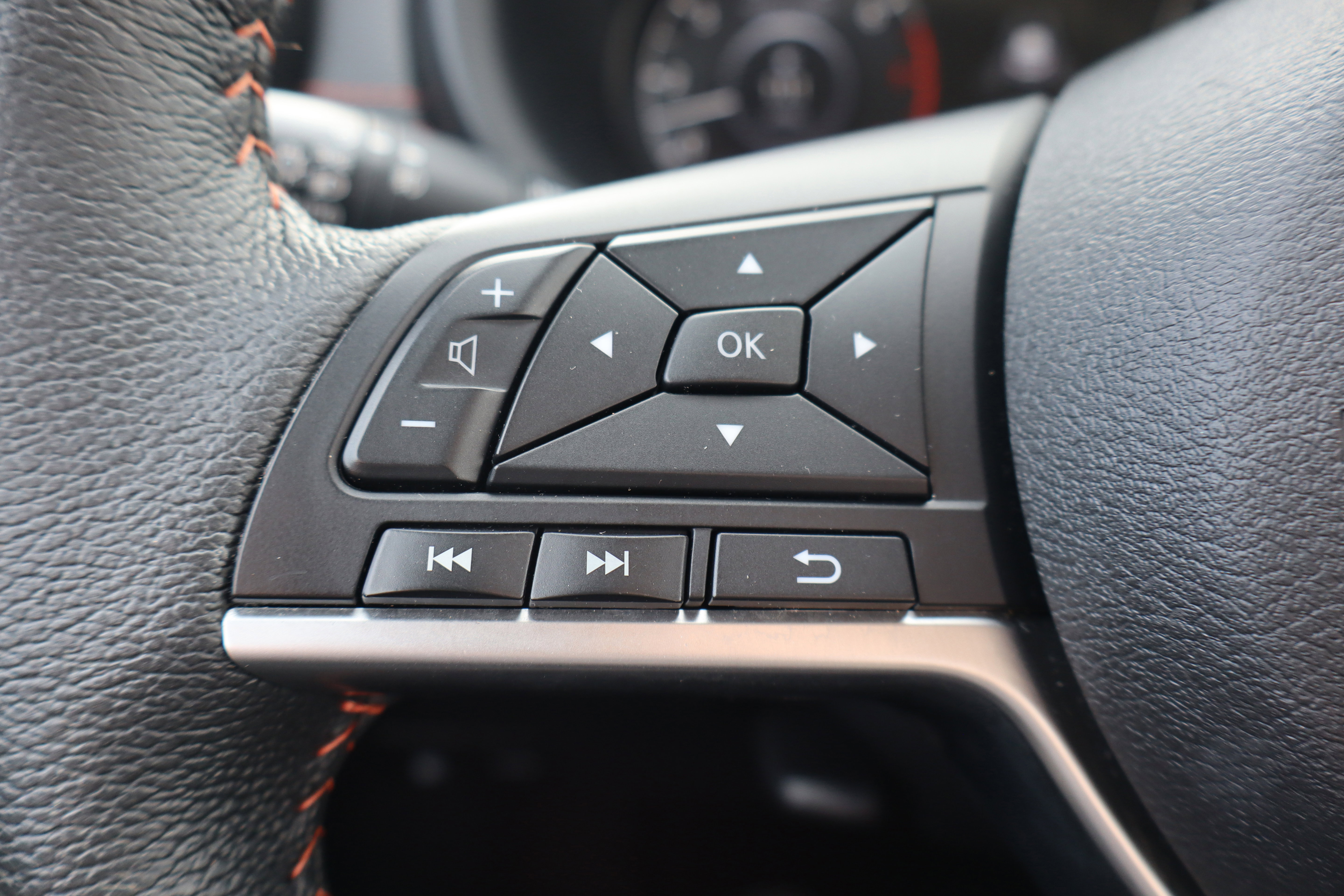 Used 2023 Nissan Kicks SR w/ SR Premium Package image 15