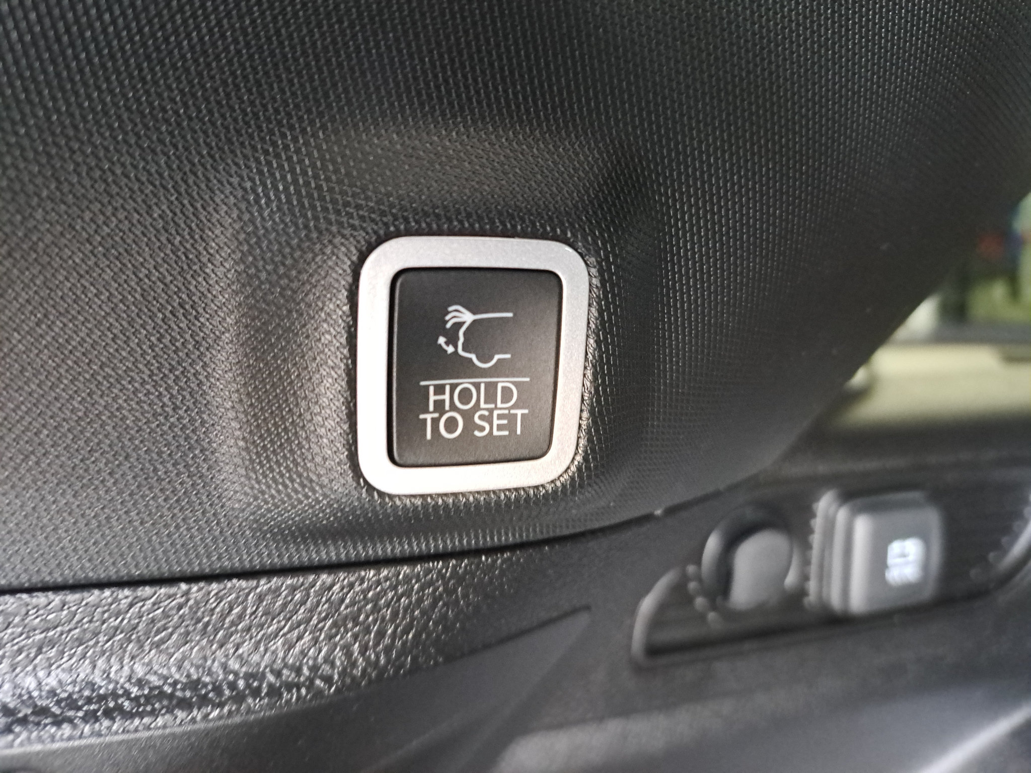 Certified 2024 Jeep Grand Cherokee Altitude AWD/4WD image 13
