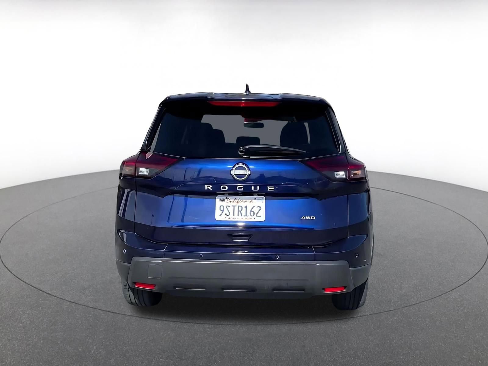 Used 2025 Nissan Rogue SV image 12