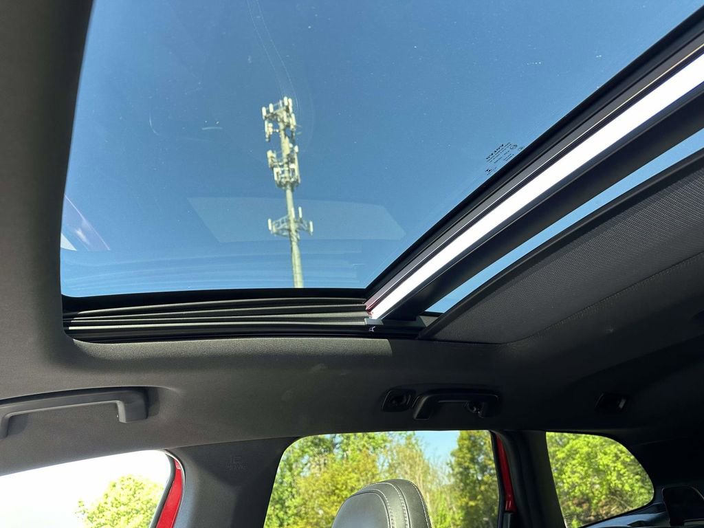 Used 2017 Volvo XC60 T6 R-Design w/ Climate Package image 19