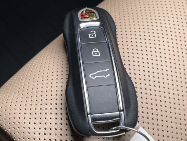 Certified 2026 Porsche Cayenne Coupe AWD/4WD image 41