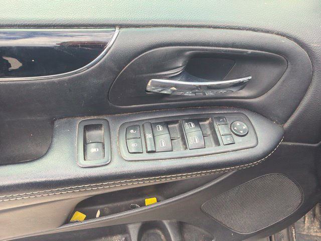 Used 2019 Dodge Grand Caravan SE FWD image 17
