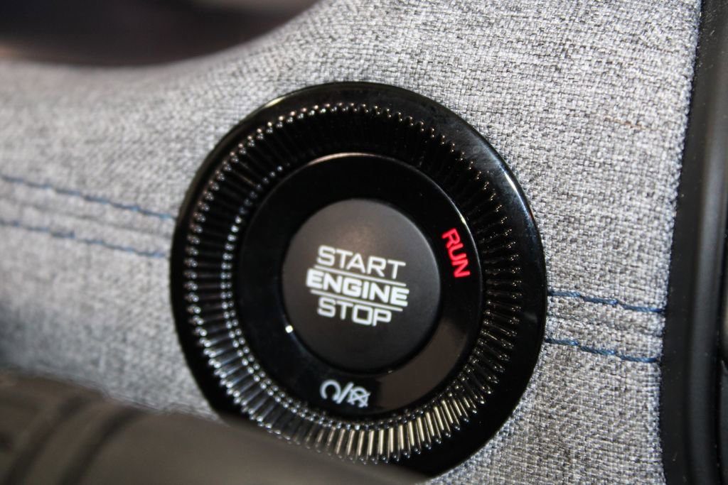 Used 2025 Jeep Compass Latitude AWD/4WD image 40