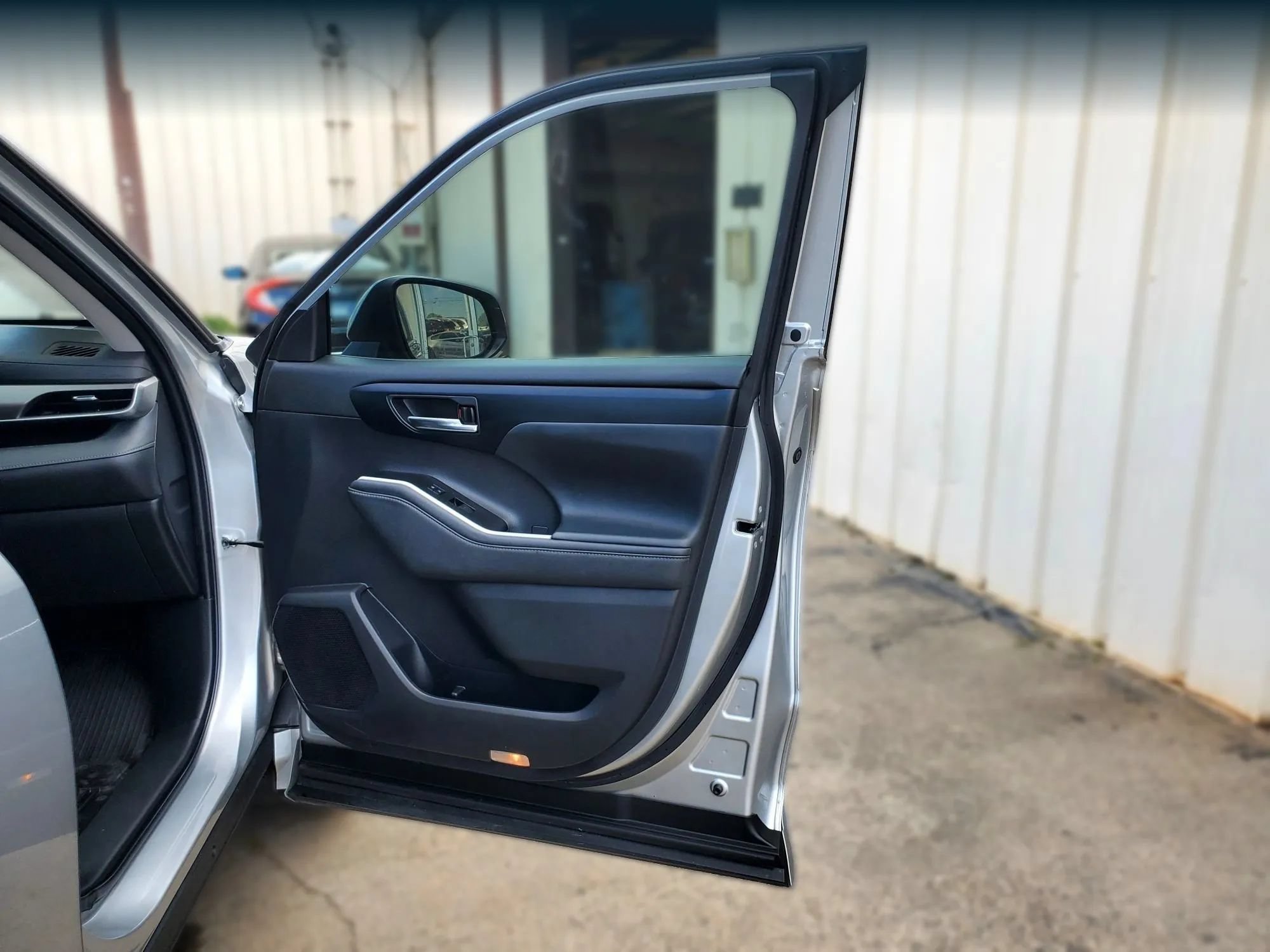 Used 2022 Toyota Highlander XLE FWD image 37