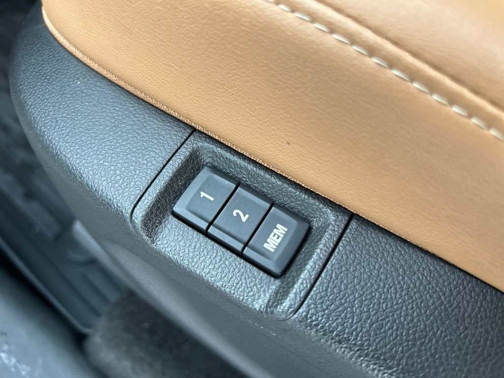 Used 2020 Buick Encore Essence w/ Experience Buick Package AWD/4WD image 21