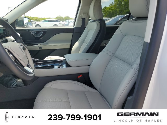 New 2026 Lincoln Aviator AWD image 18