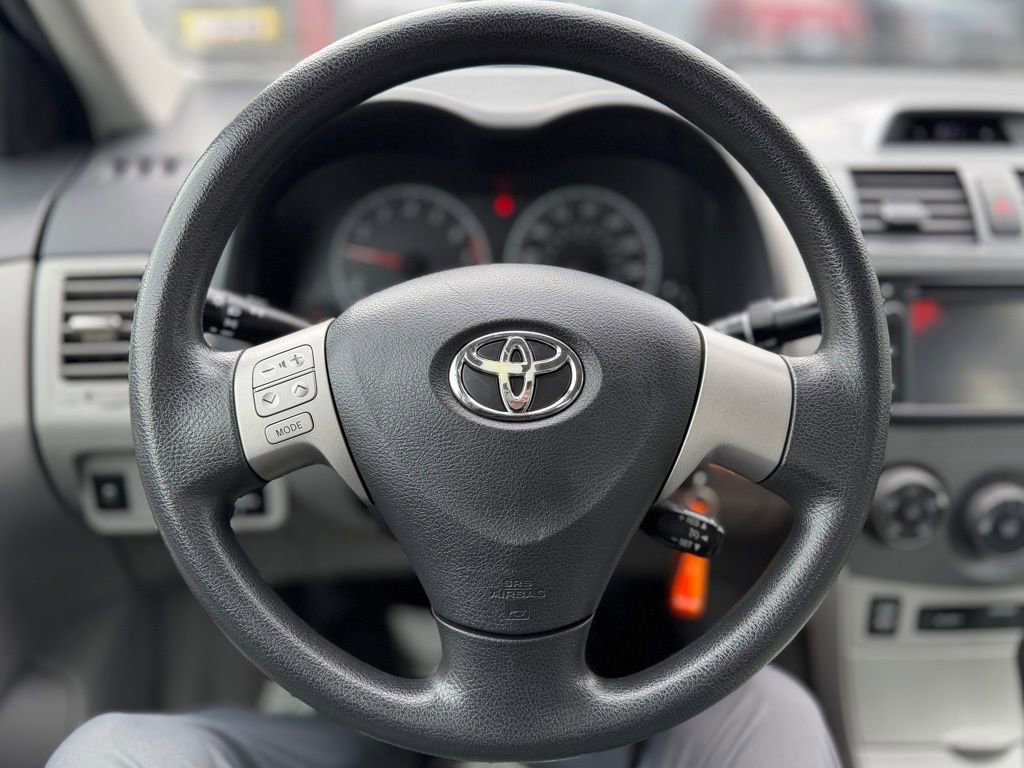 Used 2013 Toyota Corolla LE image 7