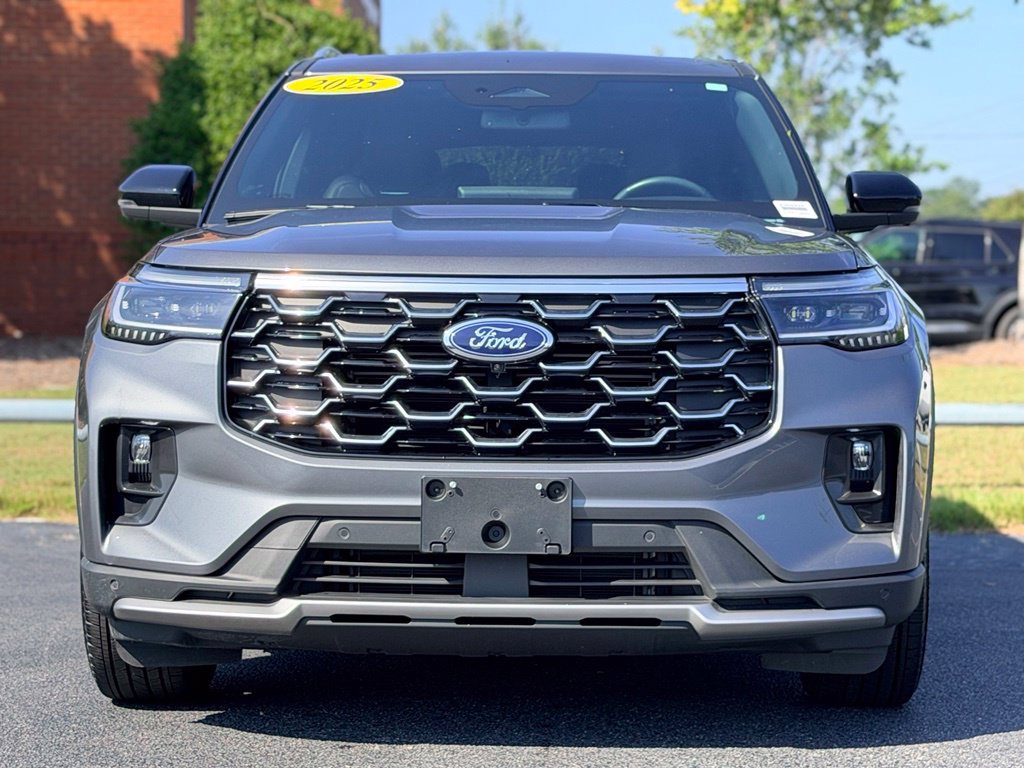 Certified 2025 Ford Explorer Platinum RWD image 4